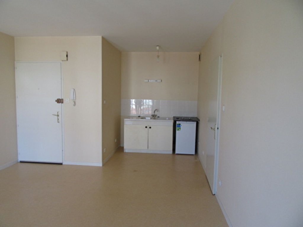 Photo Appartement  La Roche Sur Yon 2 pièce(s) - 45 m2 image 2/5