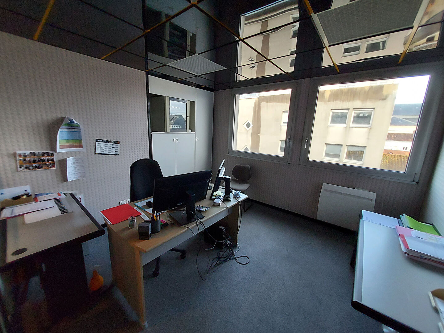 Photo LA ROCHE SUR YON - Bureaux  281 m2 image 2/6