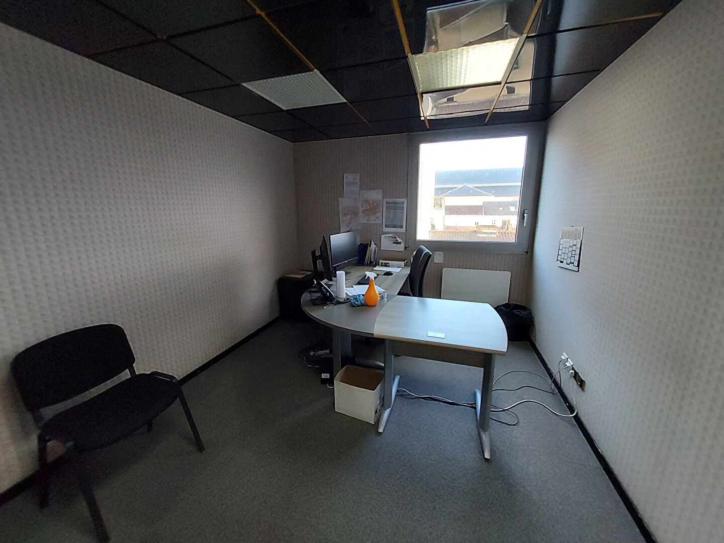 Photo LA ROCHE SUR YON - Bureaux  281 m2 image 3/6