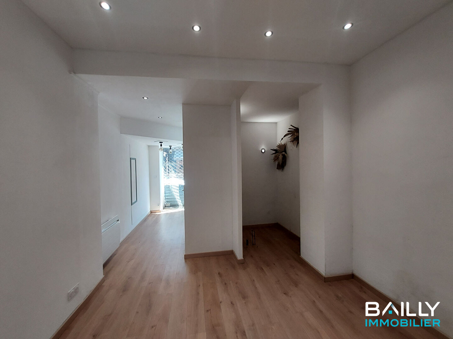 Photo Local commercial La Roche Sur Yon 25 m2 image 2/2