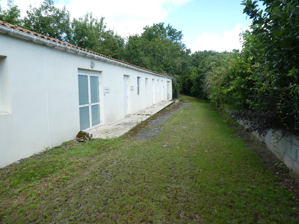 Local commercial La Ferriere 230 m2