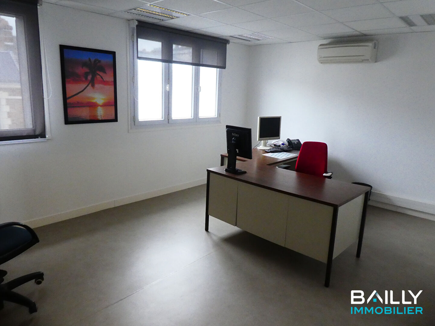 Photo Bureaux 187.79 m2 LA ROCHE SUR YON image 2/5