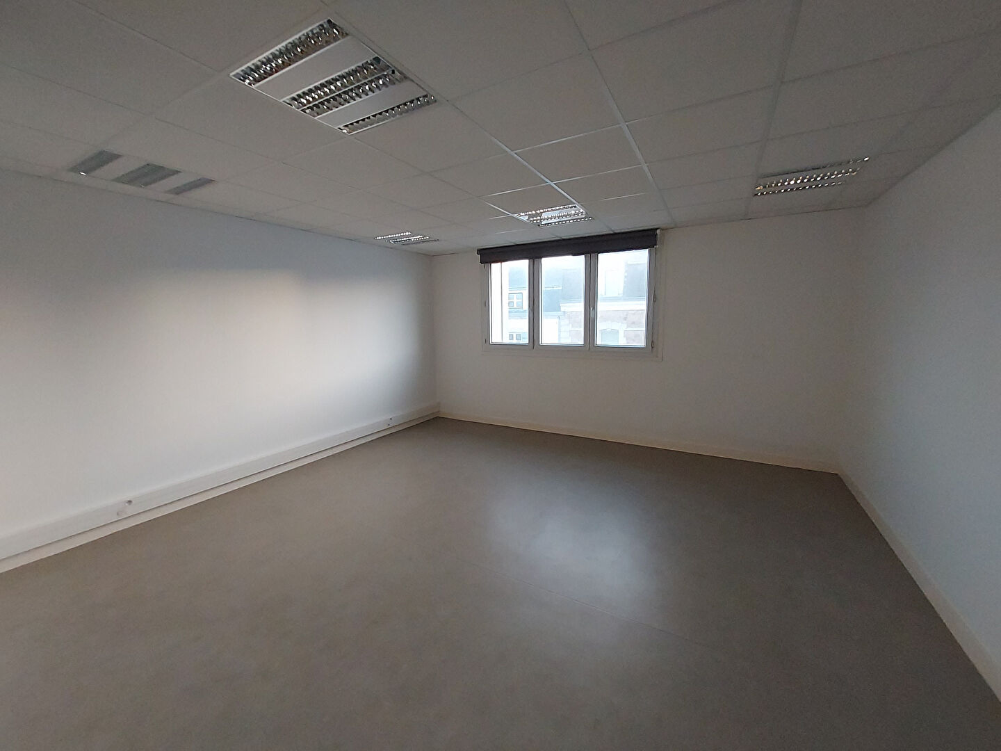 Photo Bureaux 450 m2 LA ROCHE SUR YON image 5/6