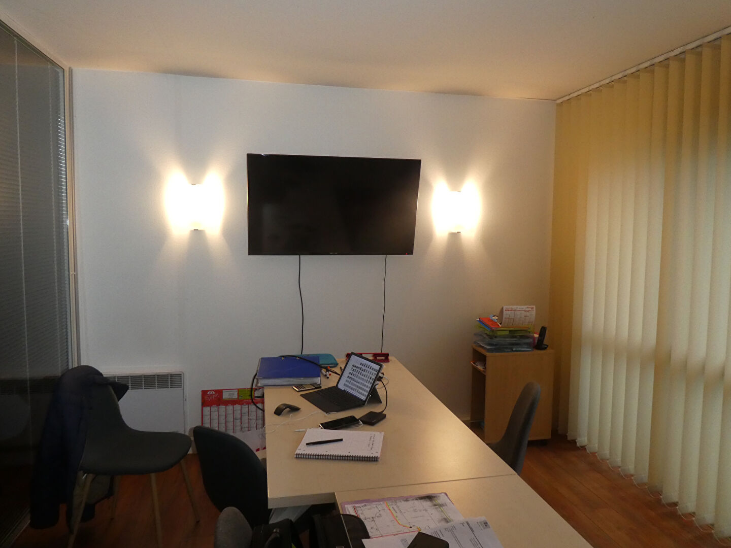 Photo Local commercial La Roche Sur Yon 143 m2 image 2/3