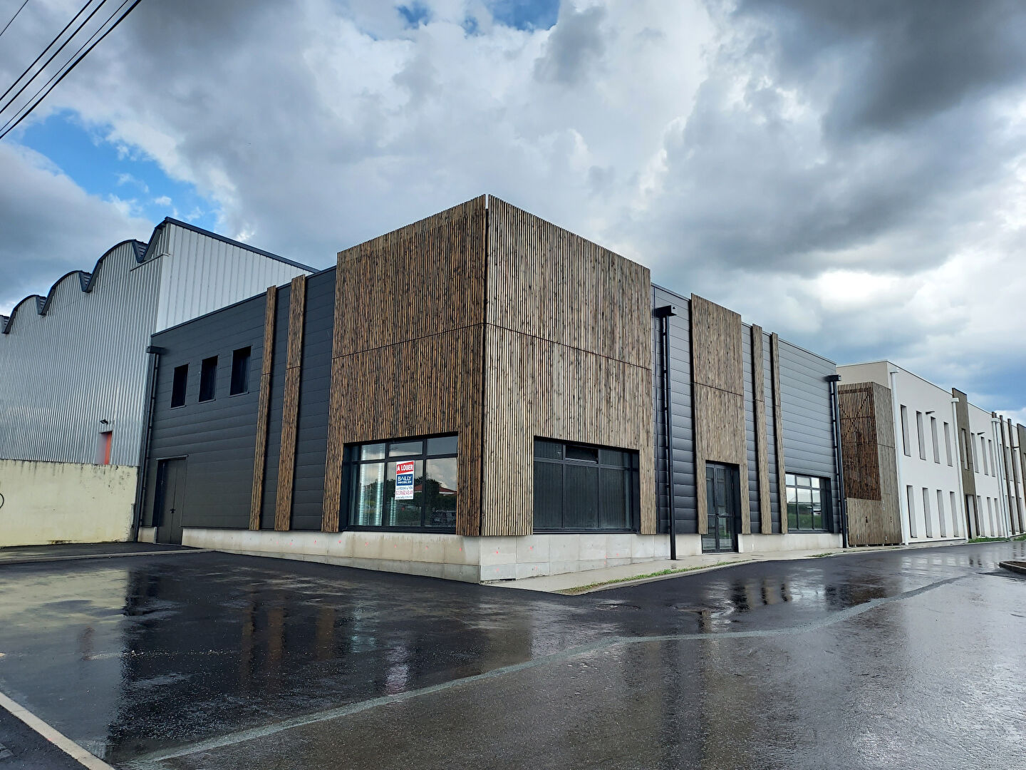 Local commercial La Roche Sur Yon 422 m2