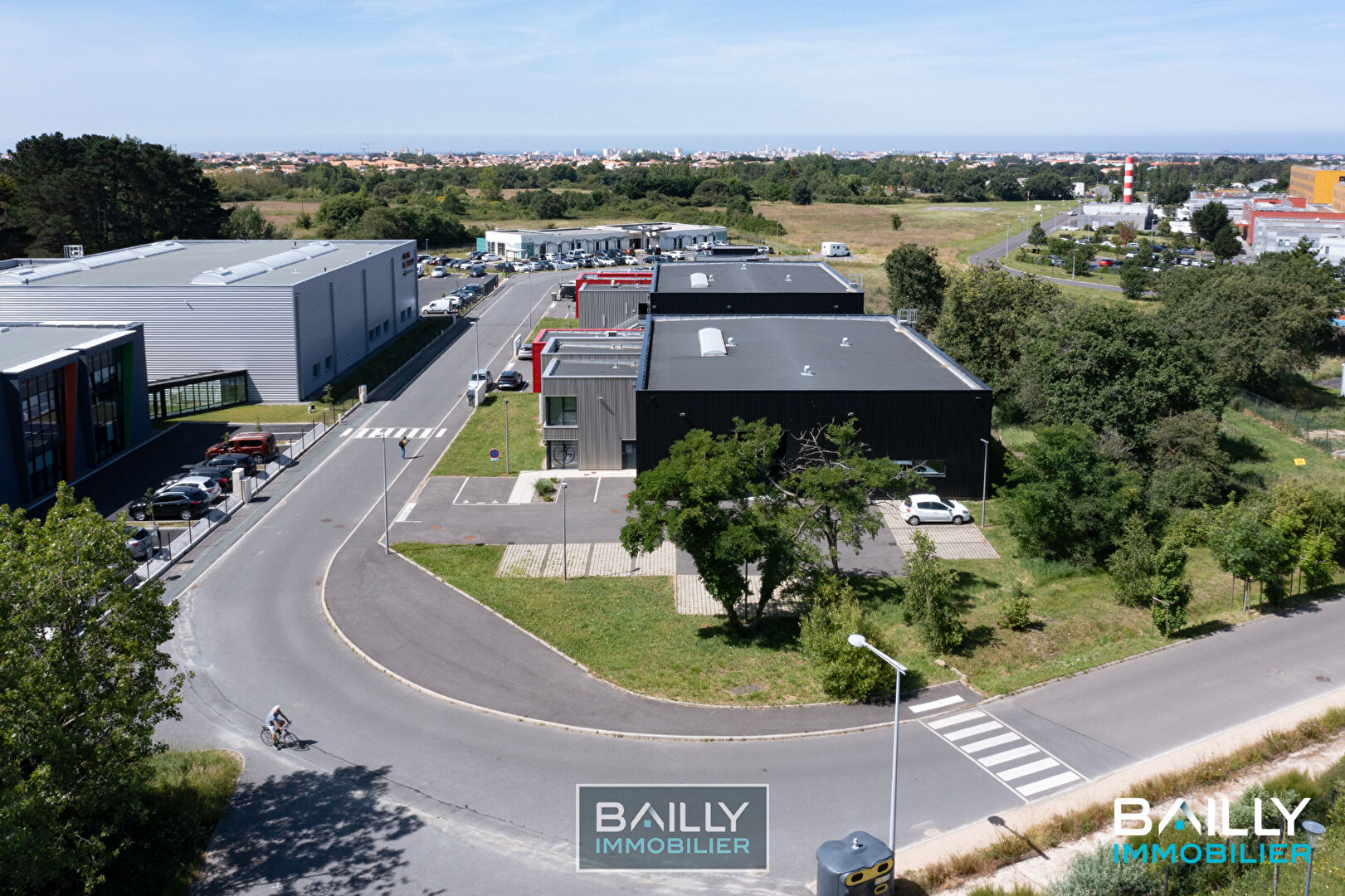 LES SABLES D'OLONNE - BUREAUX 37 M²