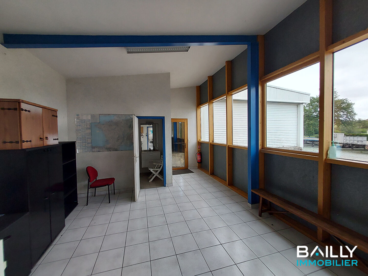 Photo Local commercial La Gaubretiere 294 m2 image 2/6