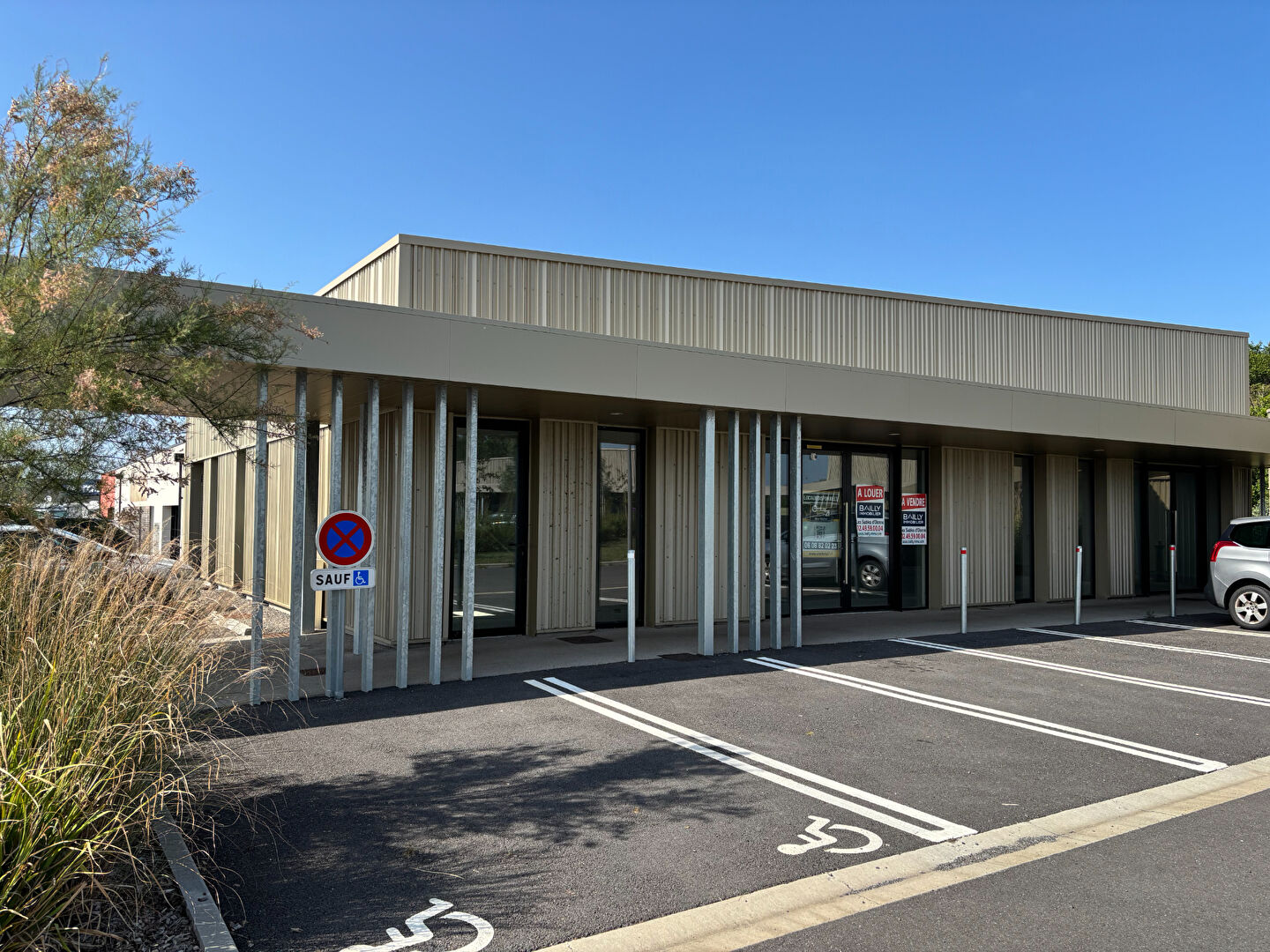 Photo Local commercial Les Sables D Olonne 277 m2 image 2/5