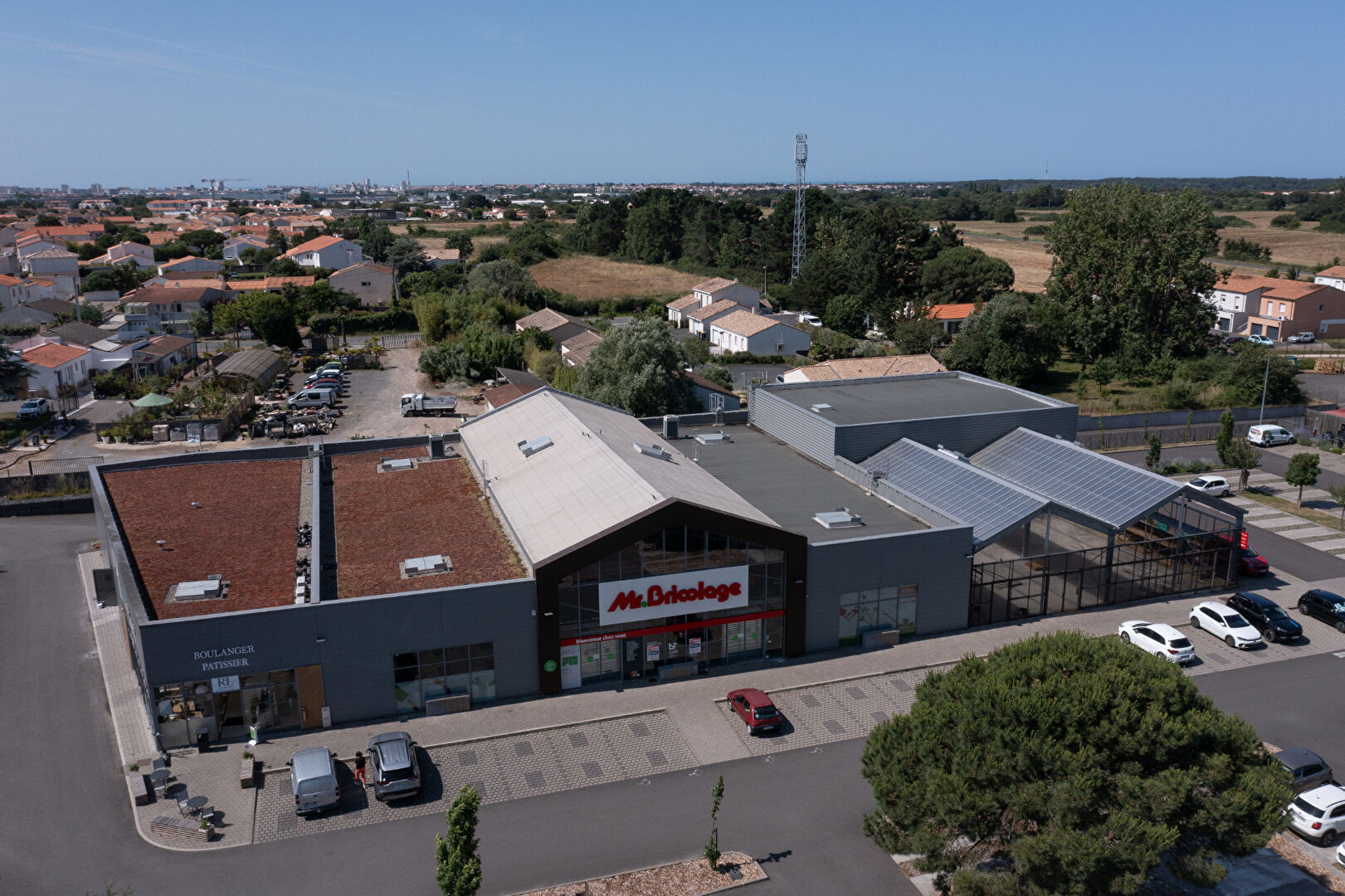 Photo Local commercial Les Sables D Olonne 1747 m2 image 1/4