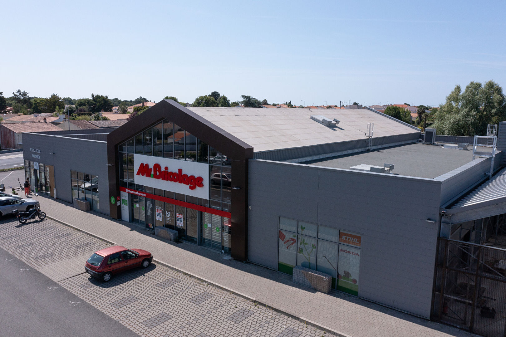 Photo Local commercial Les Sables D Olonne 1747 m2 image 2/4