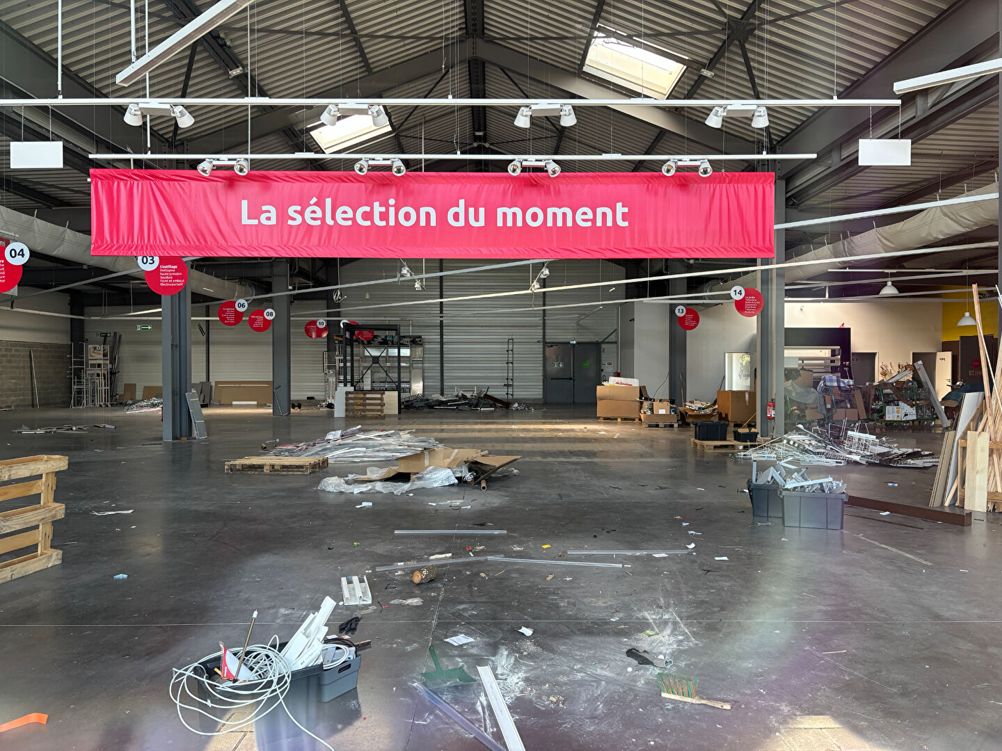 Photo Local commercial Les Sables D Olonne 1747 m2 image 4/4