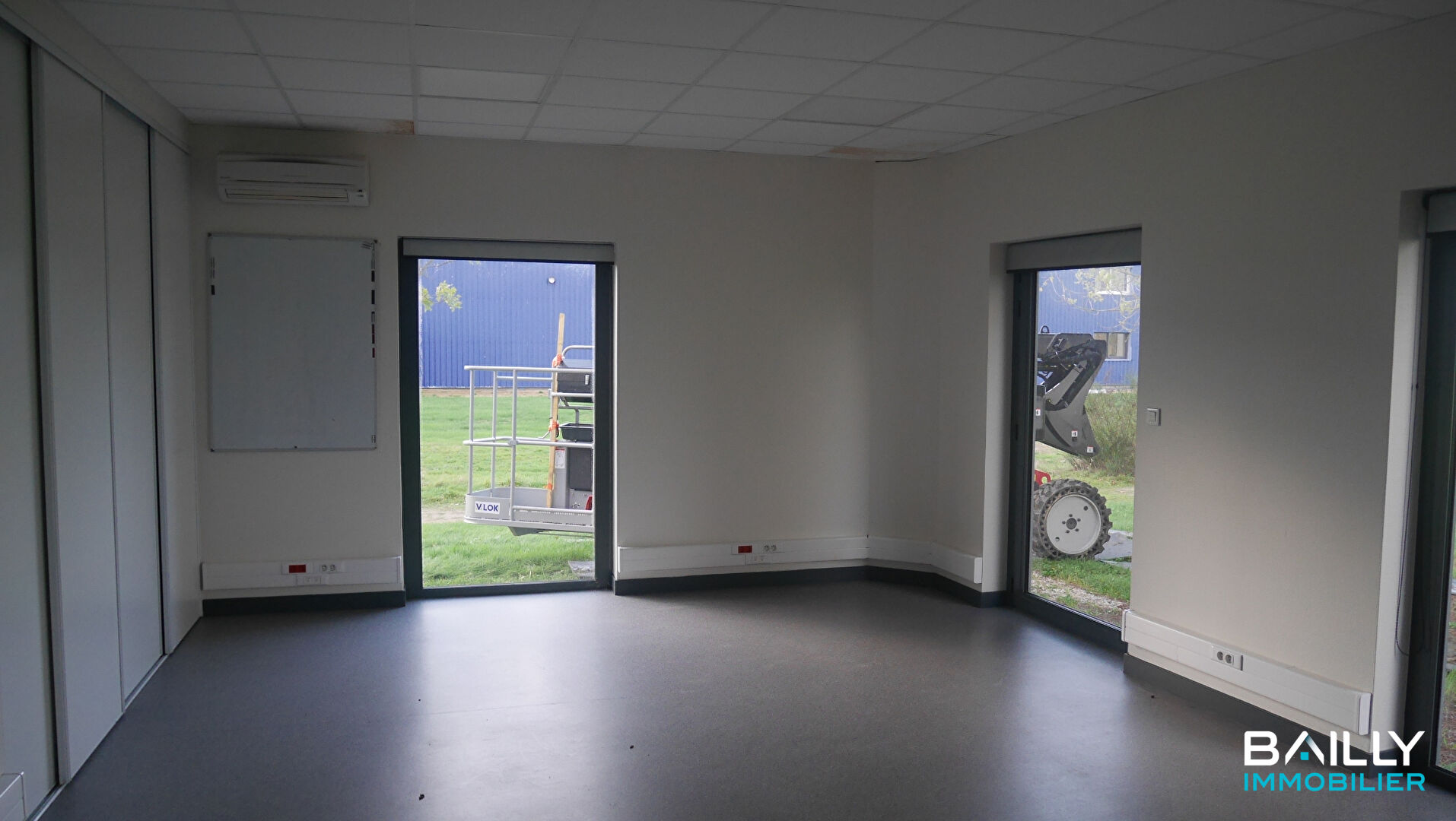 Photo Bureaux Belleville Sur Vie 215.70 m2 image 3/4