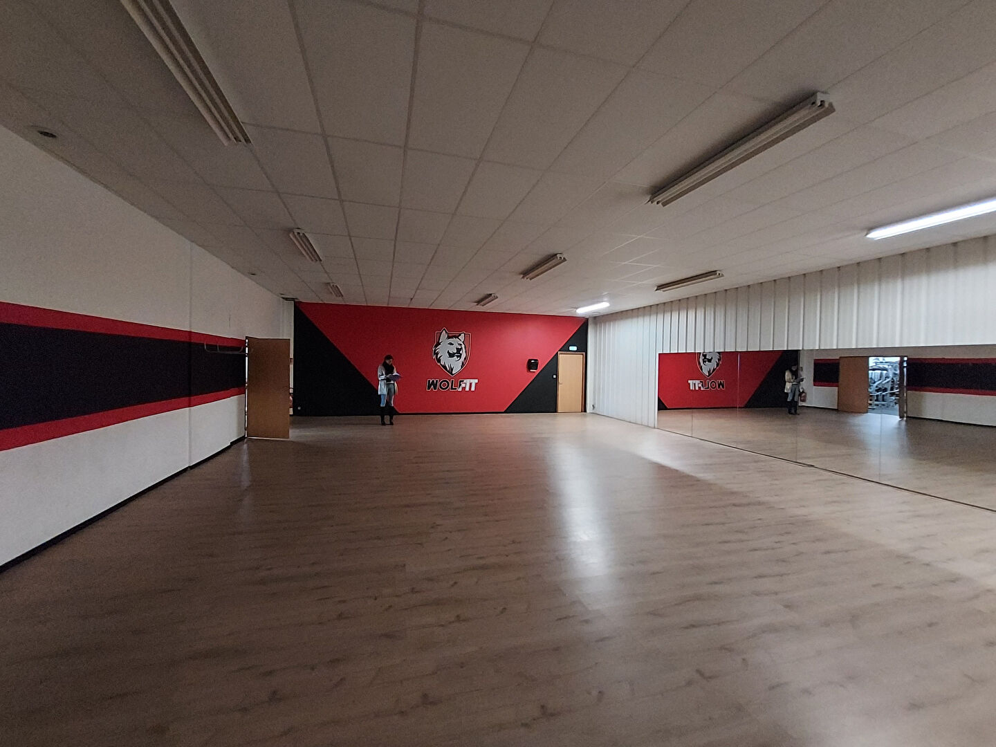 Photo Local commercial Challans 850 m² image 2/3