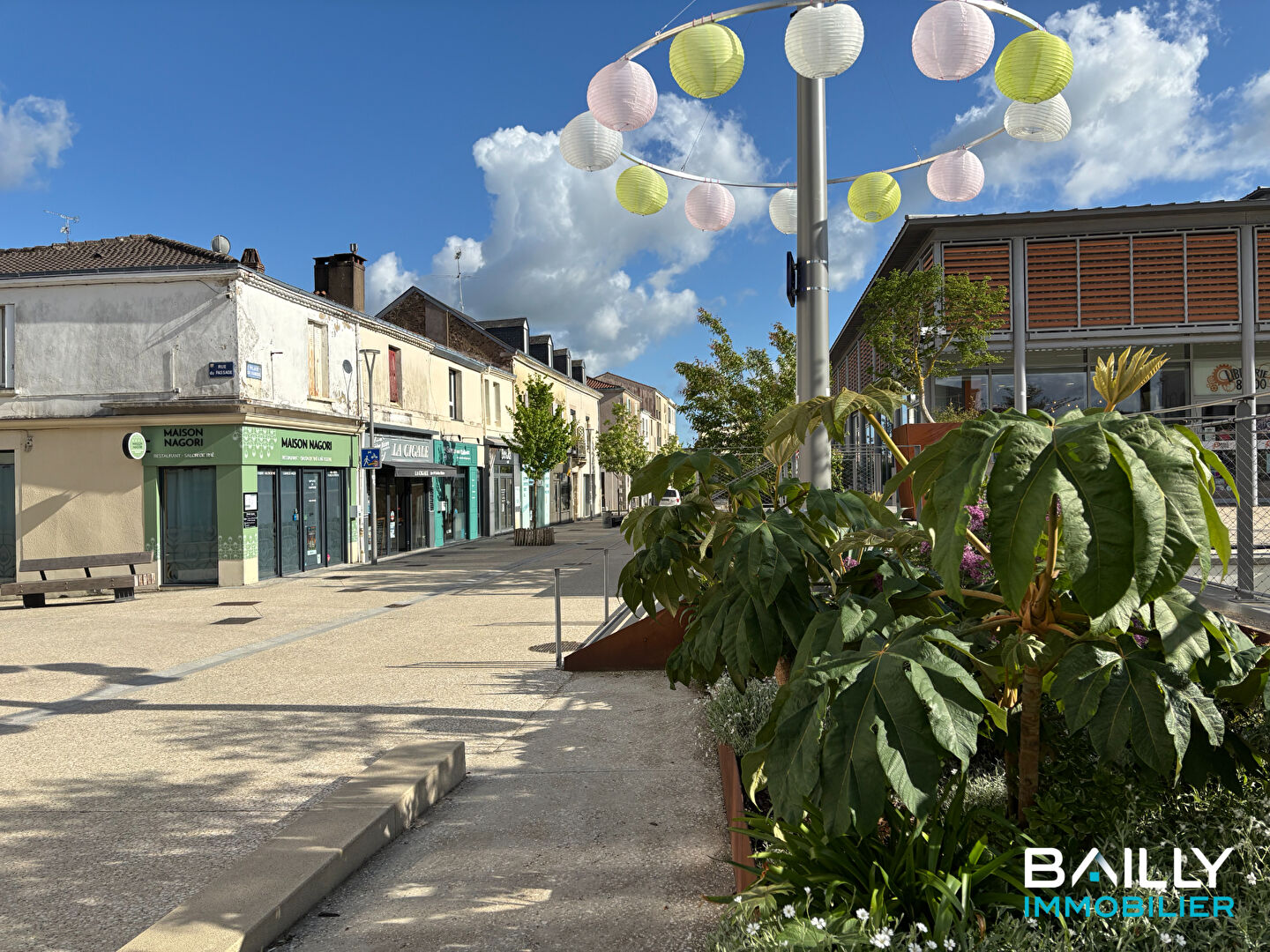 Photo Local commercial La Roche Sur Yon 43 m2 image 2/2