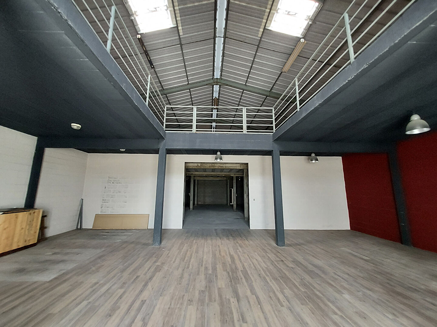 Local commercial Sainte Gemme La Plaine 1230 m2