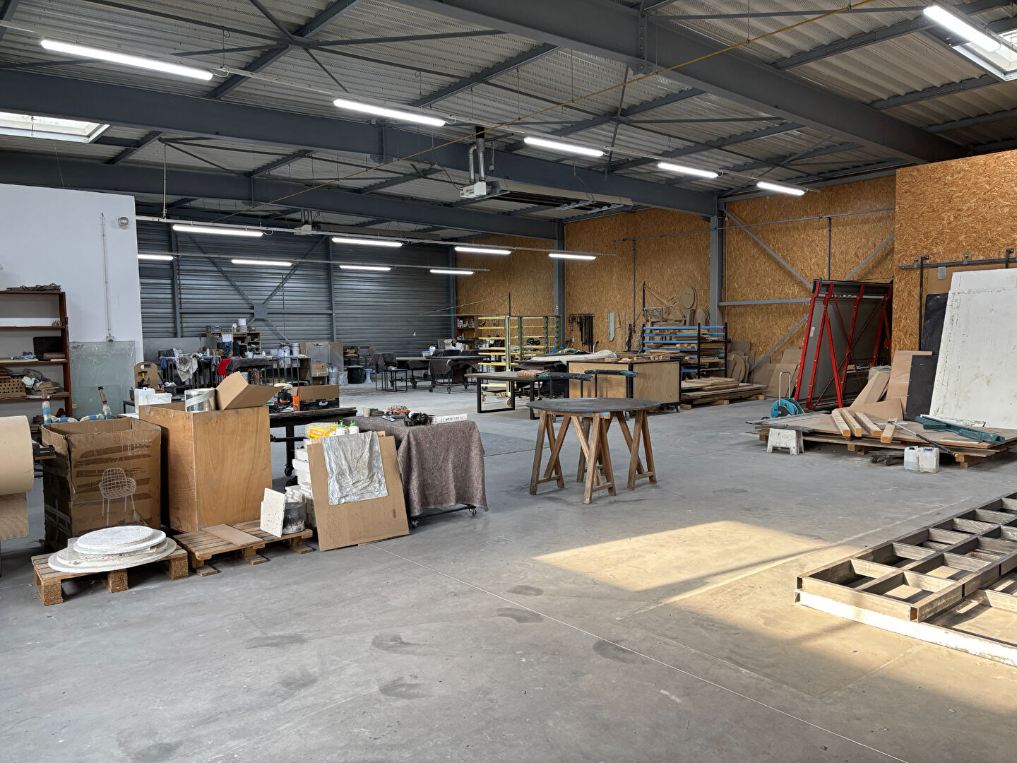 Photo Local d'activité Saint Reverend 515 m2 image 1/4