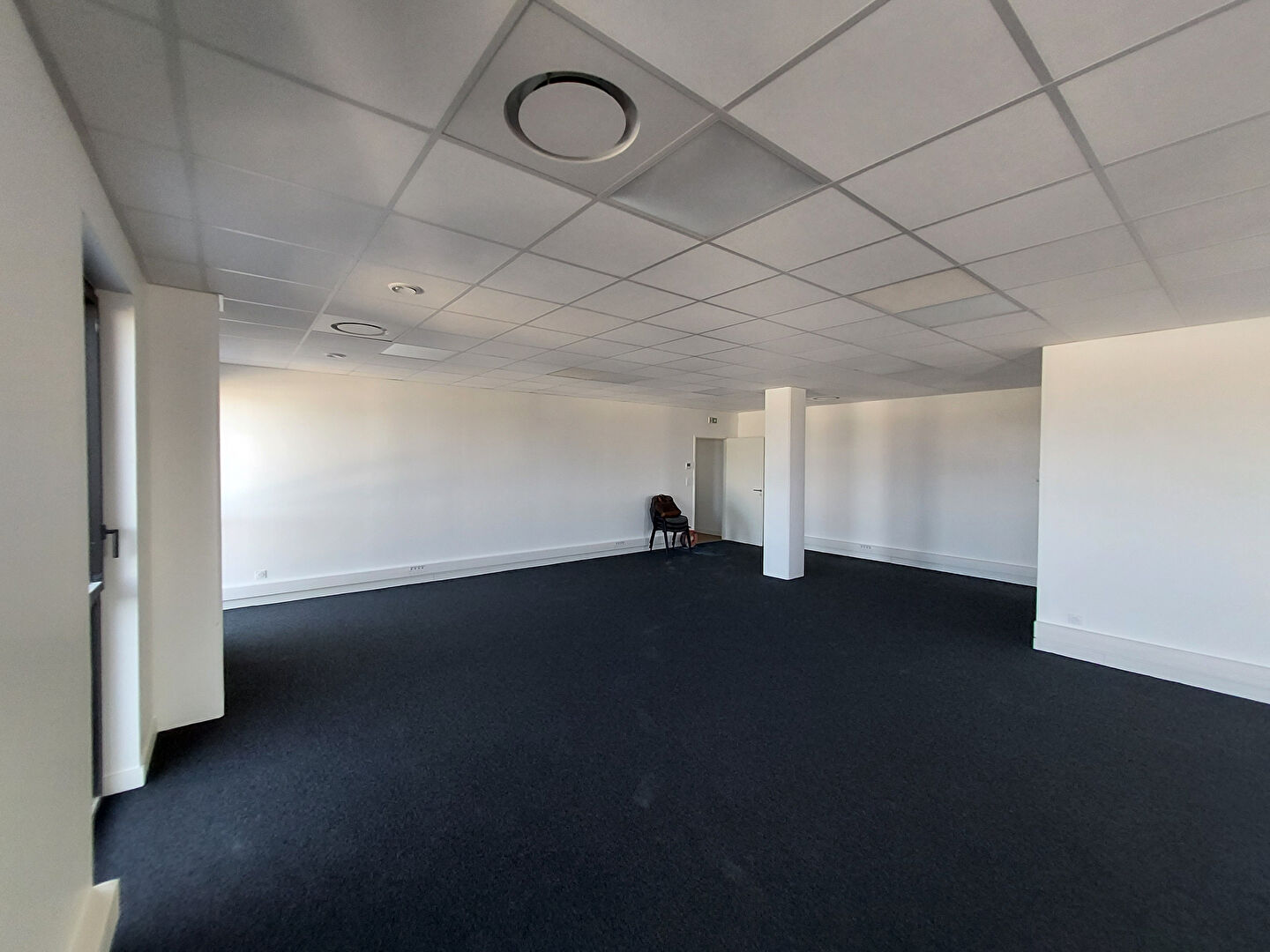 Photo Bureaux La Roche Sur Yon 100 m2 image 2/5