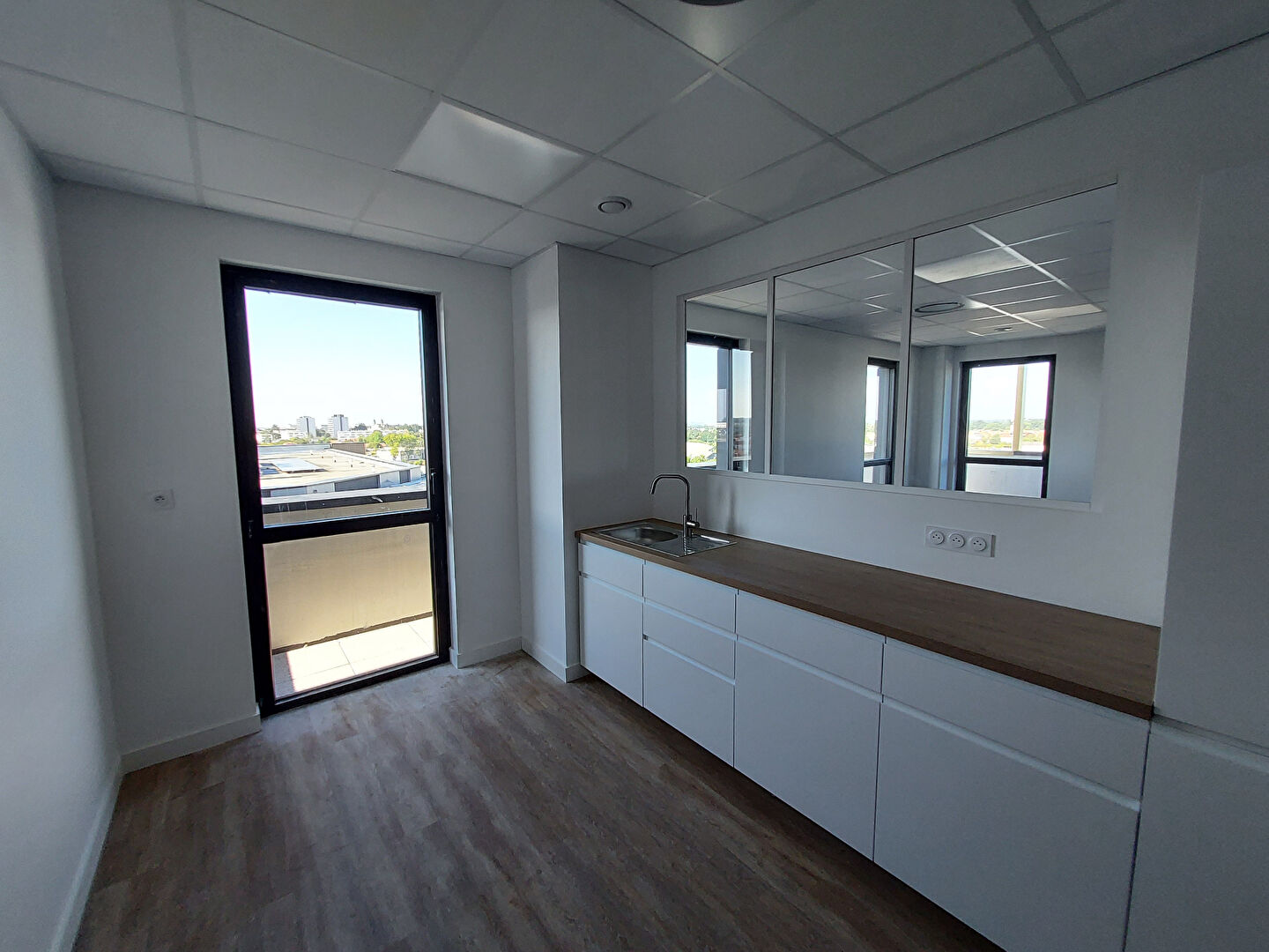 Photo Bureaux La Roche Sur Yon 100 m2 image 5/5