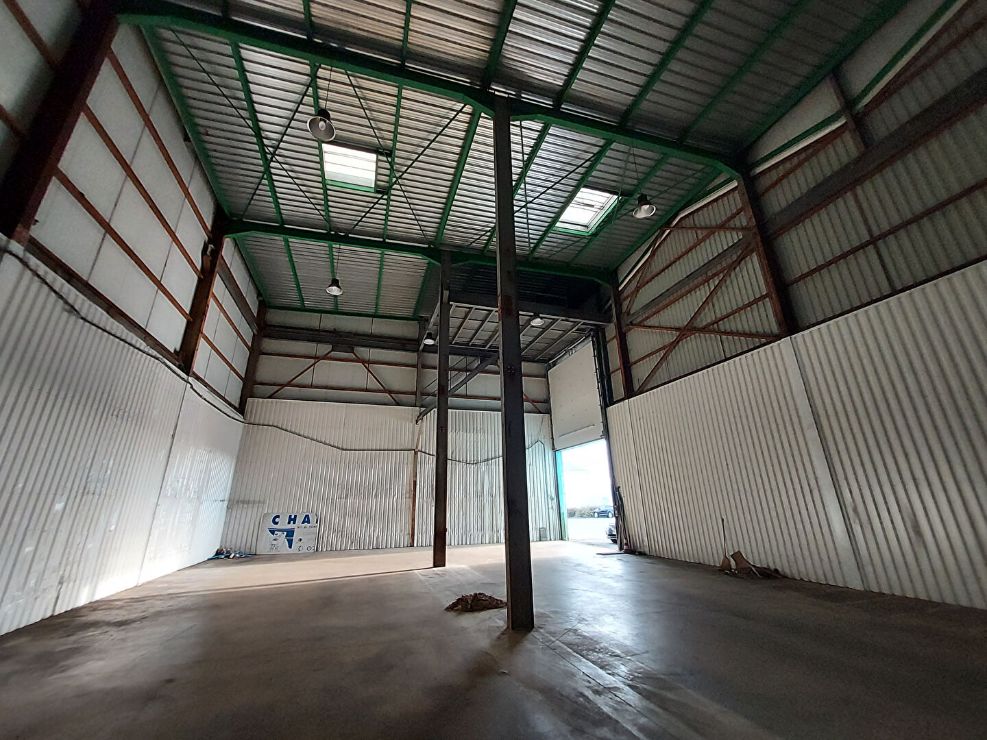 Photo Local commercial Challans 600 m2 image 1/3