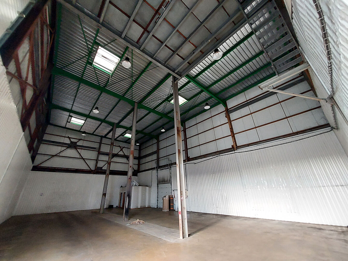 Photo Local commercial Challans 600 m2 image 2/3