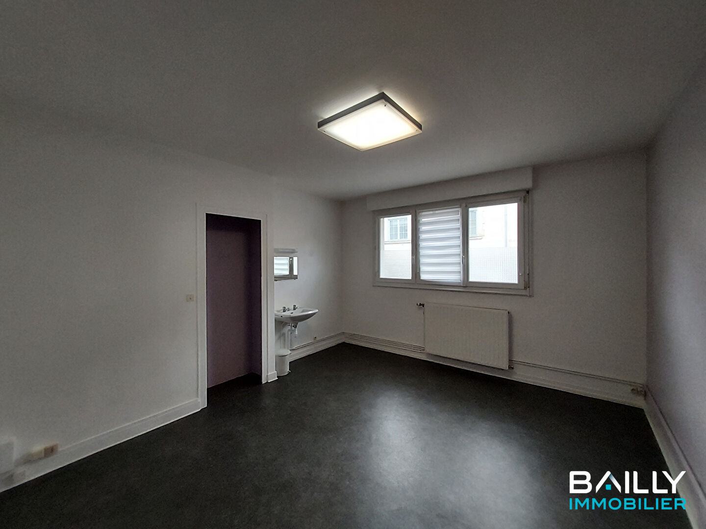 Photo Local commercial La Roche Sur Yon 86.75 m2 image 3/4