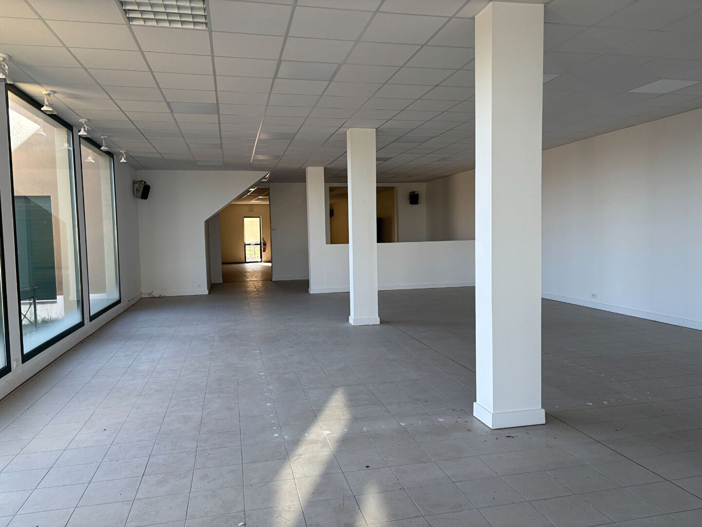 Local commercial Avrille 490 m2