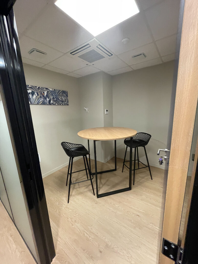 BUREAU ESPACE PARTAGE PLOUGASTEL DAOULAS A LOUER