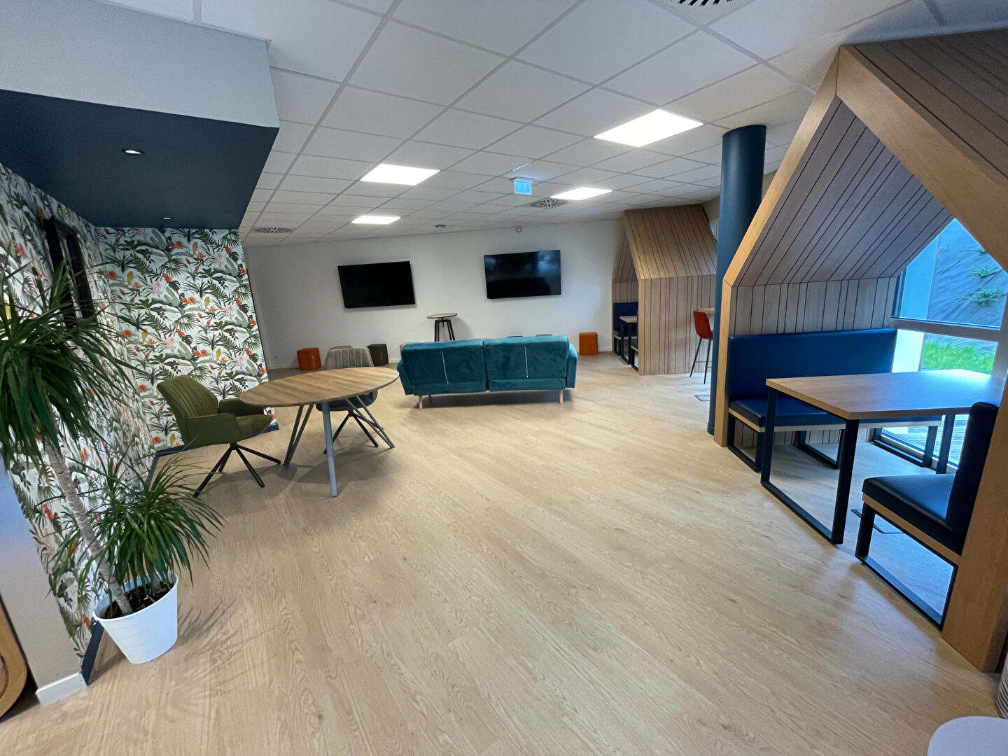 Visuel 6 de l'annonce : BUREAUX ESPACE PARTAGE PLOUGASTEL DAOULAS A LOUER