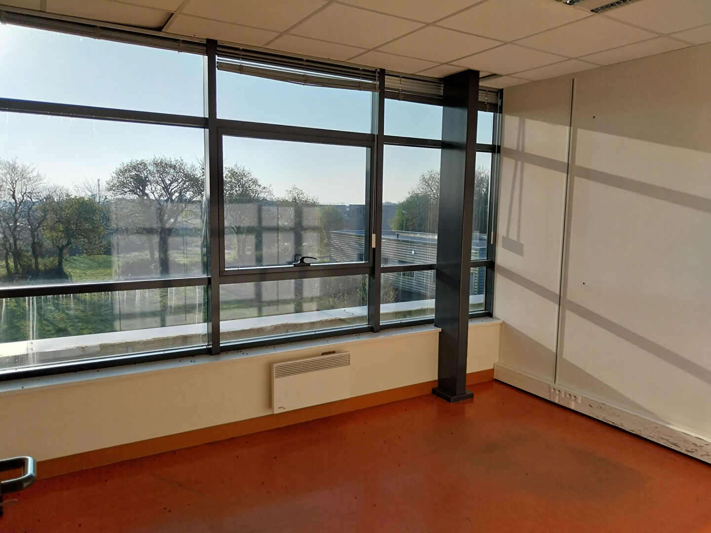 Visuel 16 de l'annonce : A LOUER - TECHNOPOLE PLOUZANE - BUREAUX