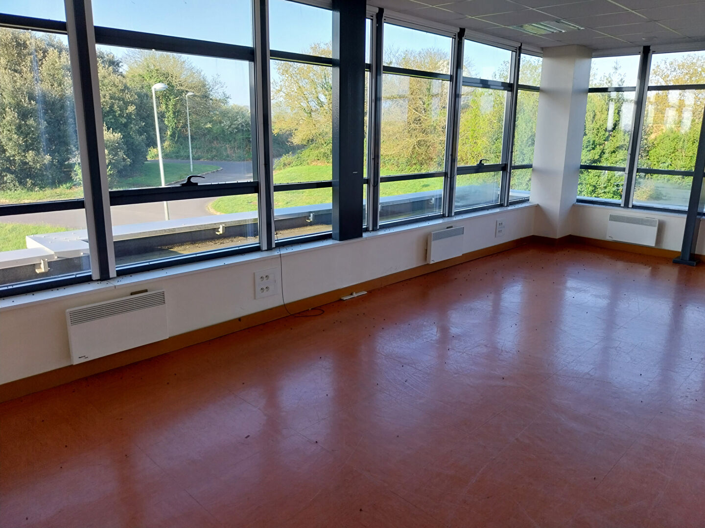 Visuel 17 de l'annonce : A LOUER - TECHNOPOLE PLOUZANE - BUREAUX