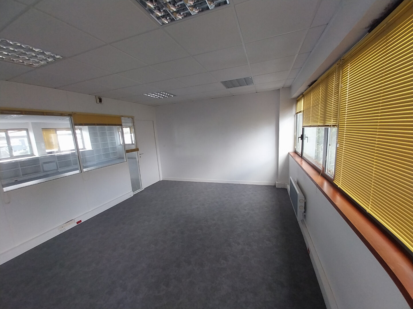 Visuel 4 de l'annonce : A VENDRE BUREAU PORT DE COMMERCE