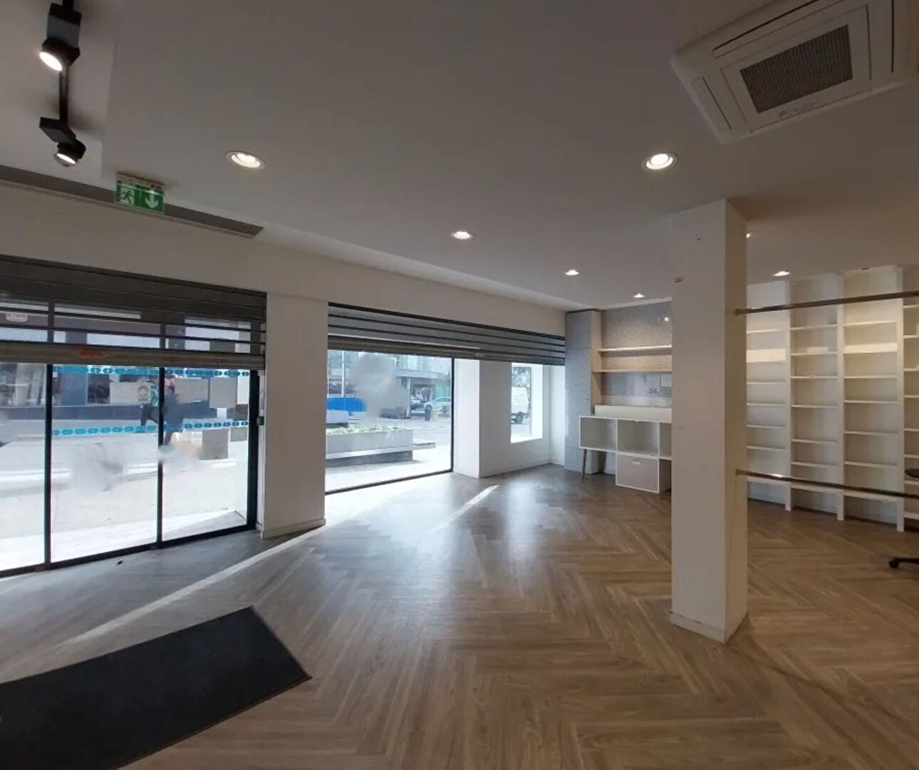 Visuel 4 de l'annonce : A LOUER LOCAL COMMERCIAL