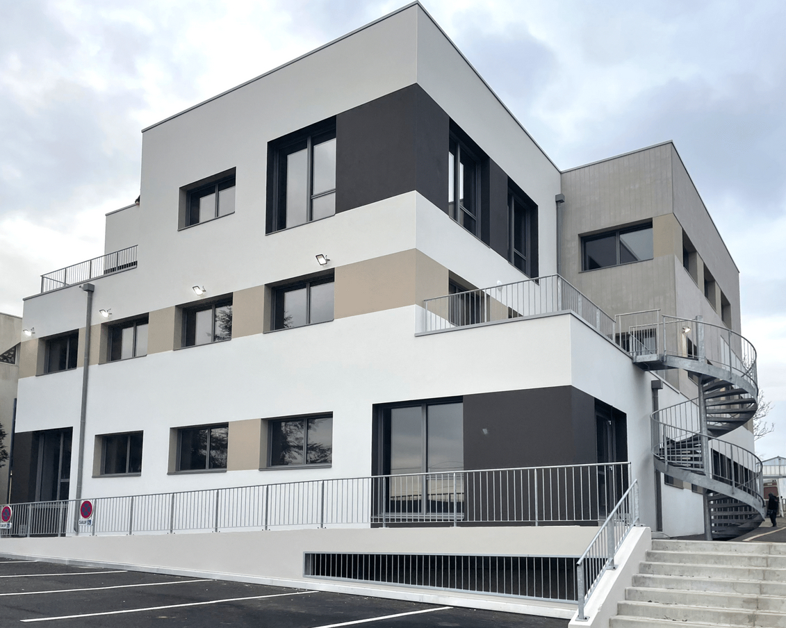 A VENDRE / A LOUER - SAINT RENAN - CELLULE PROFESSIONNELLE DE 297 M²