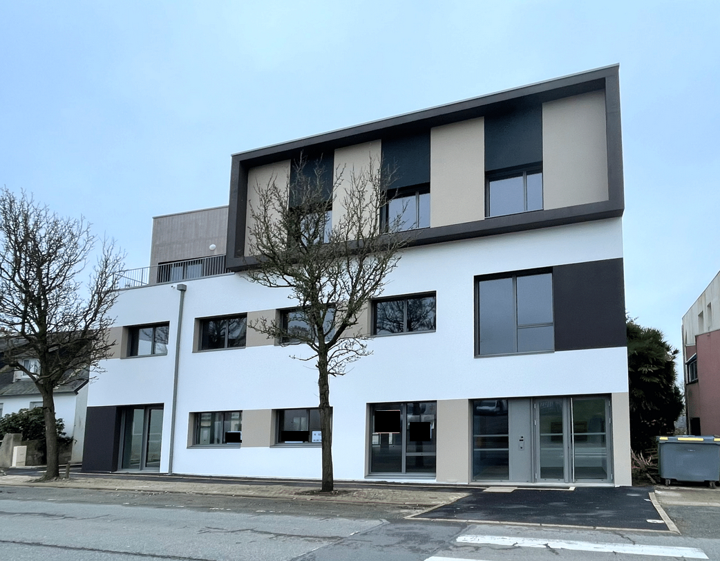 Visuel 2 de l'annonce : A VENDRE / A LOUER - SAINT RENAN - CELLULE PROFESSIONNELLE DE 297 M²