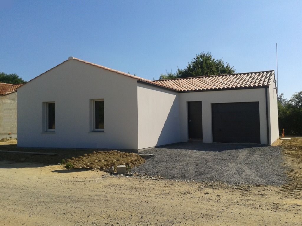 ST JULIEN DES LANDES