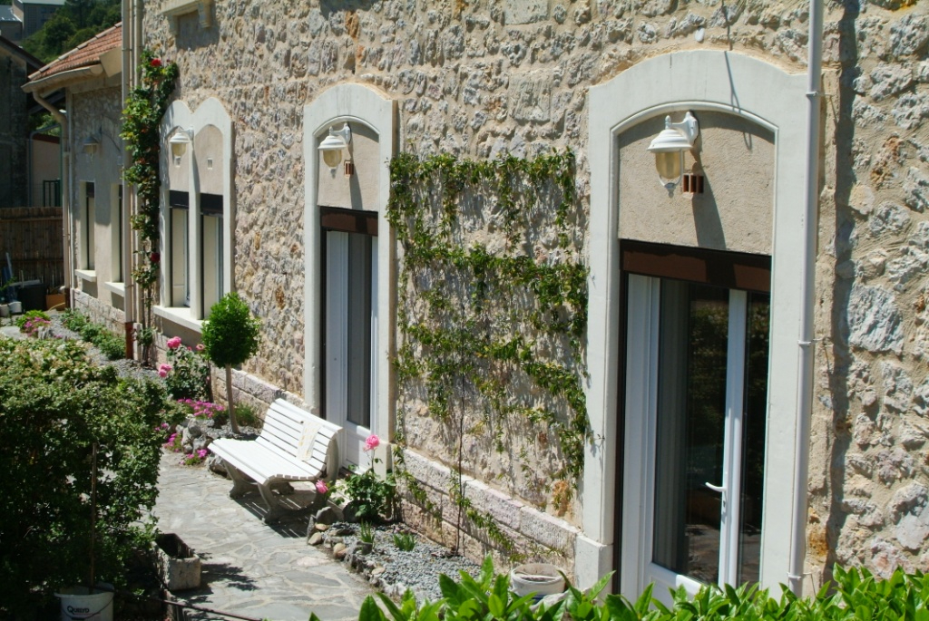 Photo VENDU   Saint Pons De Thomieres maison en pierre de 300m² sur 2660 m² de terrain image 3/6