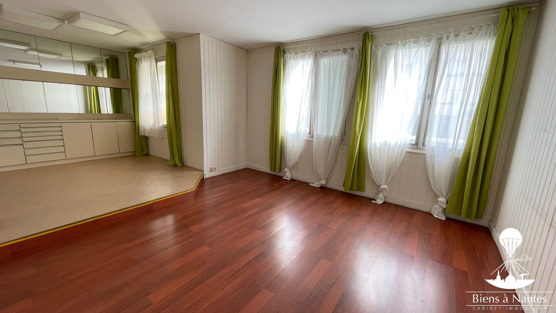 Photo MURS COMMERCIAUX DE 97m² image 2/6