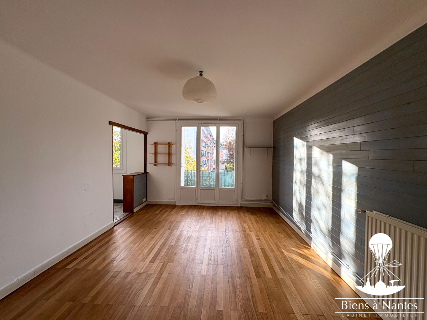 Photo QUARTIER PETIT PORT - Appartement 3 pièce(s) 59.81 m2 image 2/6