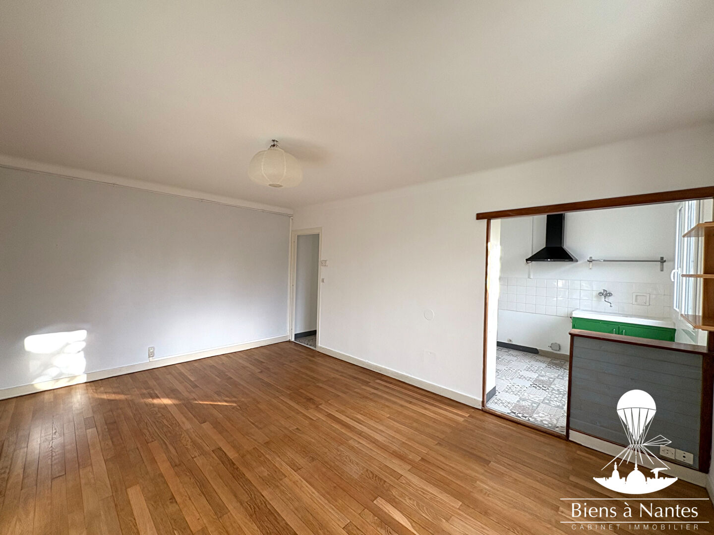 Photo QUARTIER PETIT PORT - Appartement 3 pièce(s) 59.81 m2 image 5/6