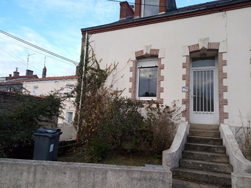 Photo LA MONTAGNE - Charmante maison avec 1 chambre, 1 bureau et très grande cave image 1/6