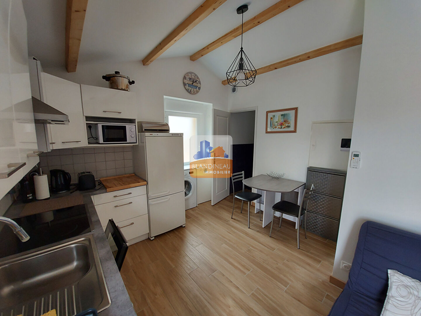 Photo Charmante maisonnette récente et meublée - BRAINS image 1/6