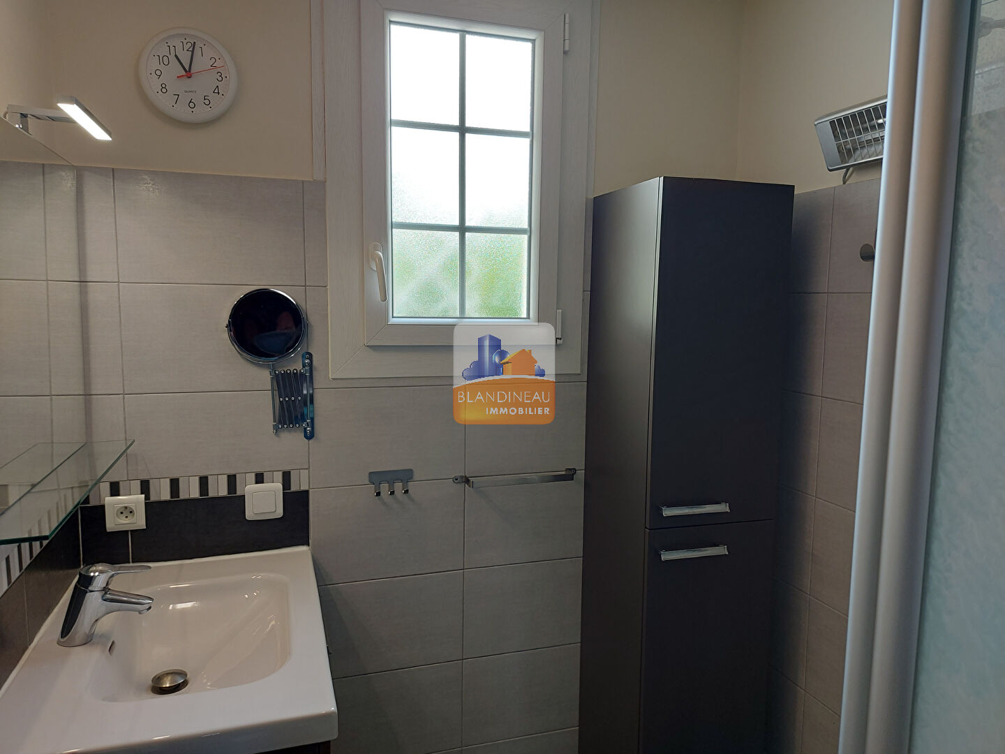 Photo RARE - BOUGUENAIS LES COUETS - Grande maison avec 3 chambres, garage et jardin image 3/6