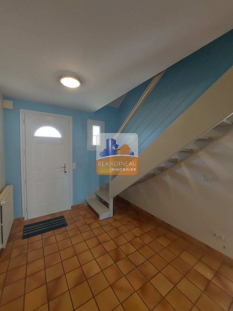 Photo RARE - BOUGUENAIS LES COUETS - Grande maison avec 3 chambres, garage et jardin image 4/6