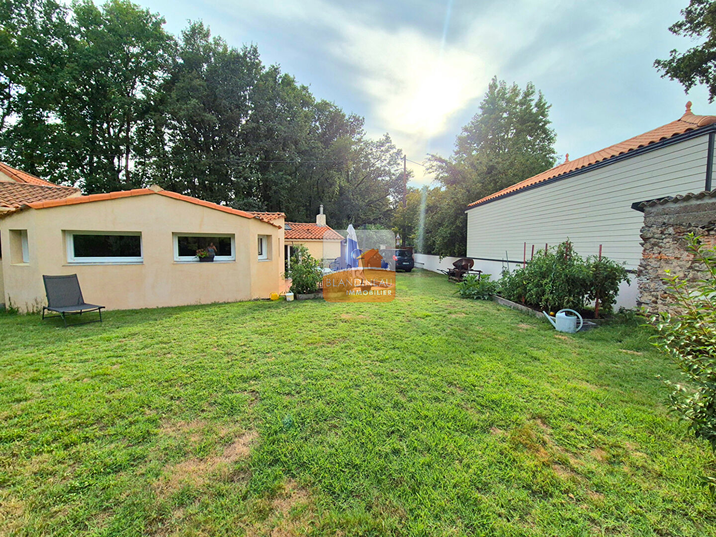 Photo LA CHEVROLIERE, QUARTIER PASSAY MAISON 166 m² - 3 CH - GRAND GARAGE - + 1000 m² DE PARCELLE image 2/6