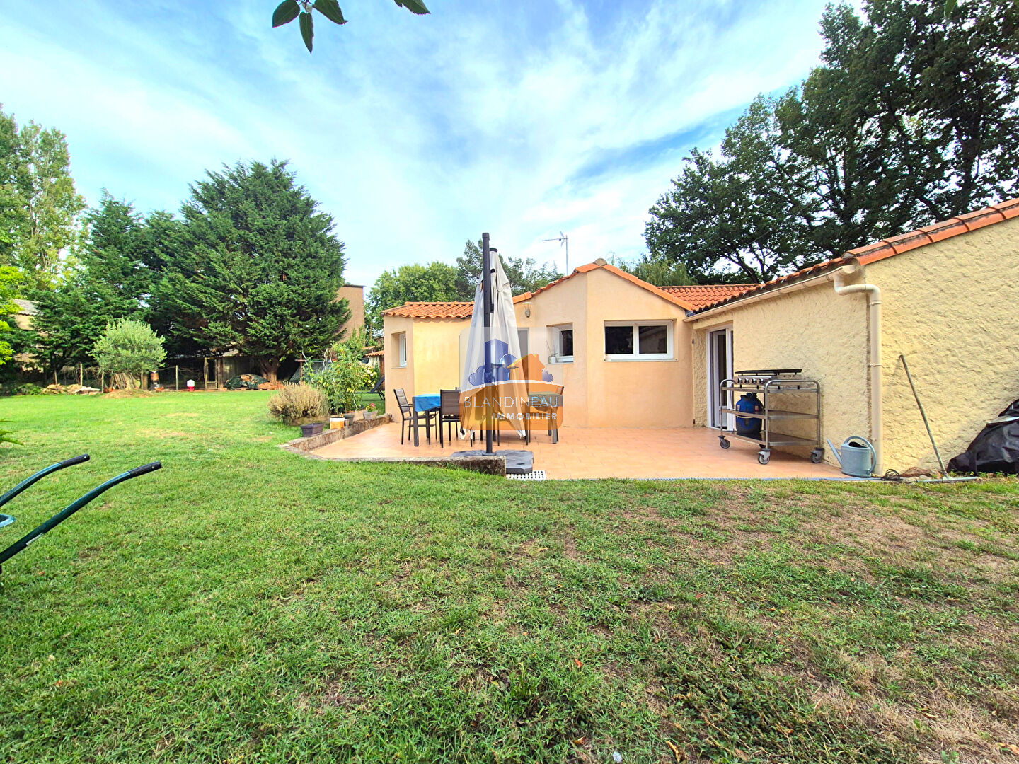 Photo LA CHEVROLIERE, QUARTIER PASSAY MAISON 166 m² - 3 CH - GRAND GARAGE - + 1000 m² DE PARCELLE image 3/6