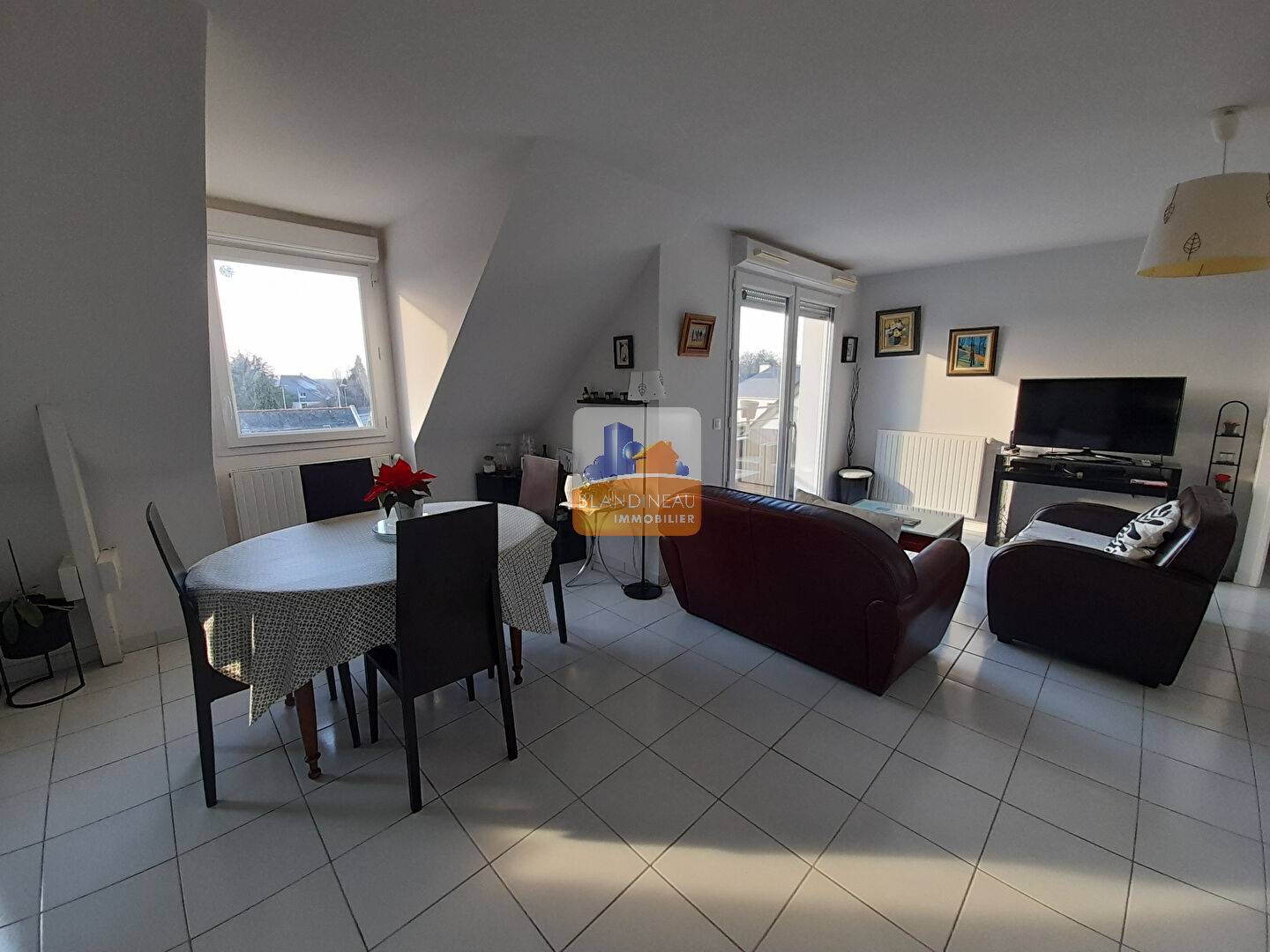 Photo SAUTRON, PLEIN BOURG, APPARTEMENT T3 65 m² + BALCON image 3/6