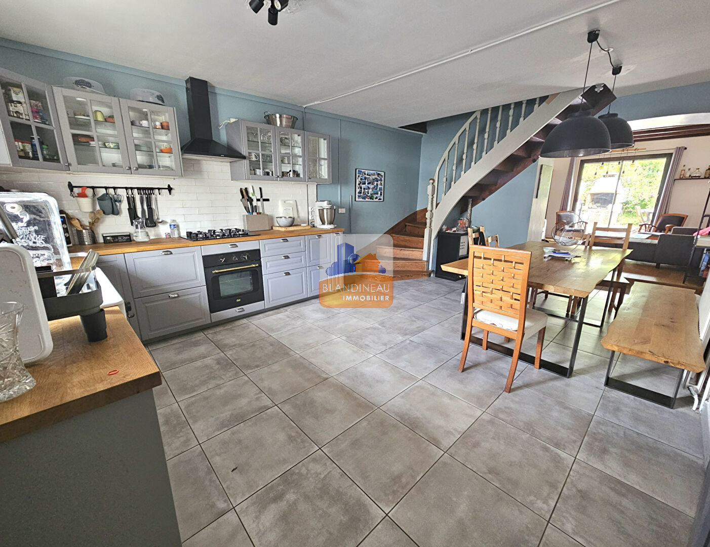 Photo BOUGUENAIS LES COUETS, MAISON 177 m², 5 CHAMBRES, JARDIN, PISCINE image 2/6