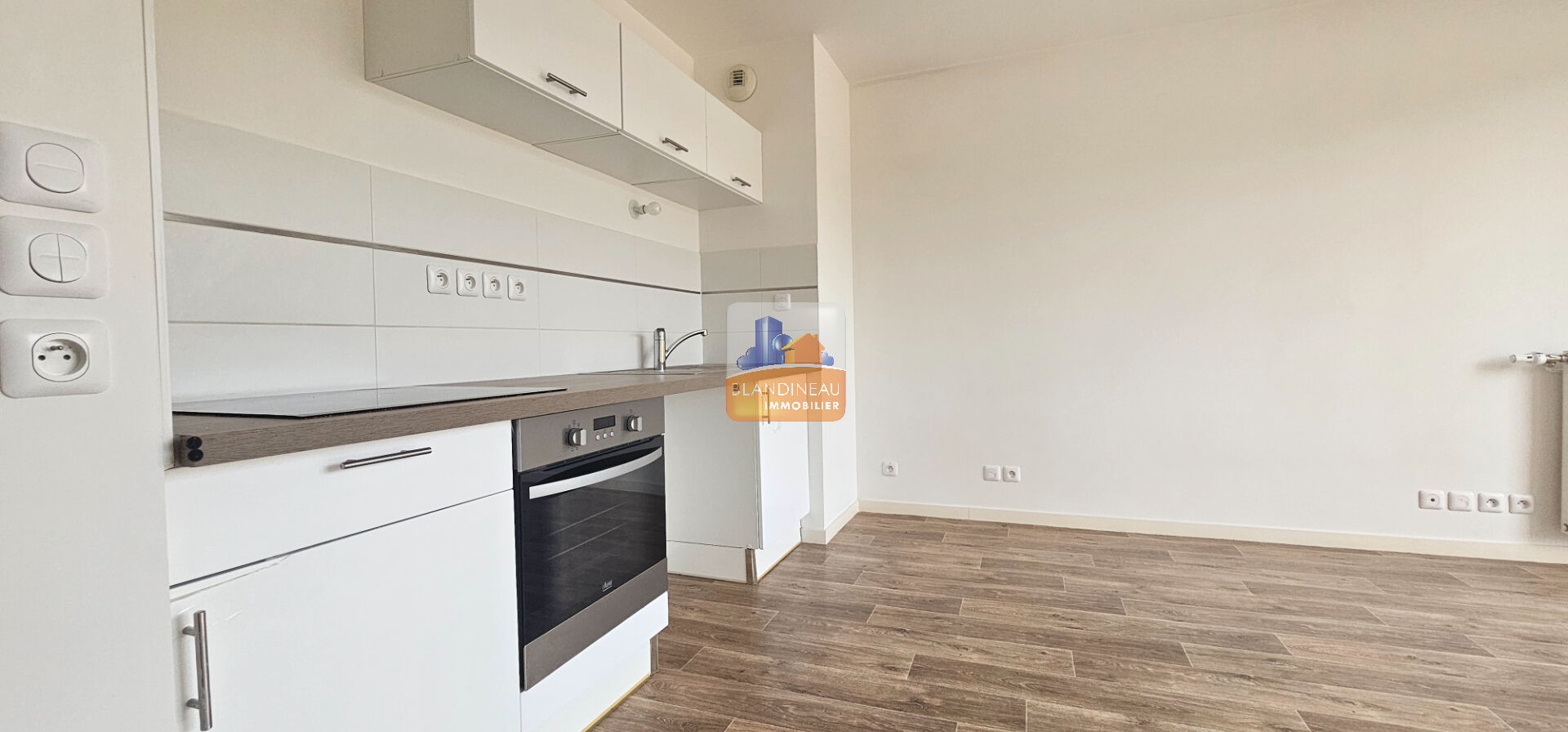 Photo BOUGUENAIS LES COUETS, TOUT PROCHE TRAM, APPARTEMENT T2  40.56 m2 - BALCON image 1/6