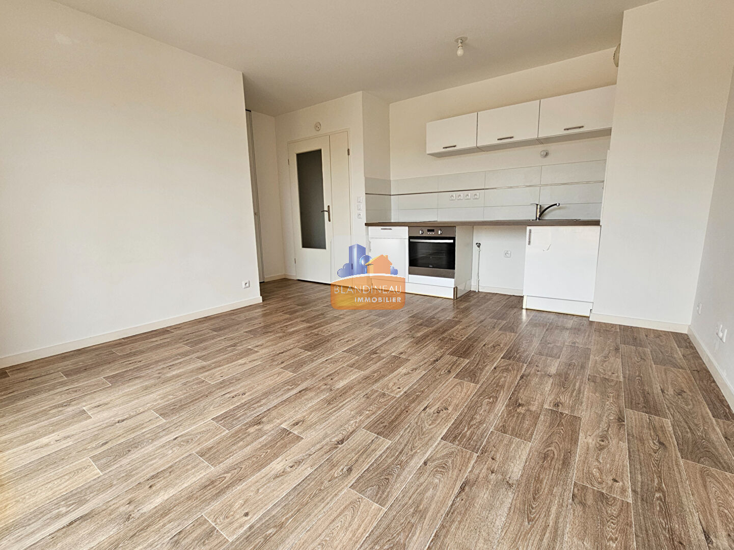 Photo BOUGUENAIS LES COUETS, TOUT PROCHE TRAM, APPARTEMENT T2  40.56 m2 - BALCON image 2/6
