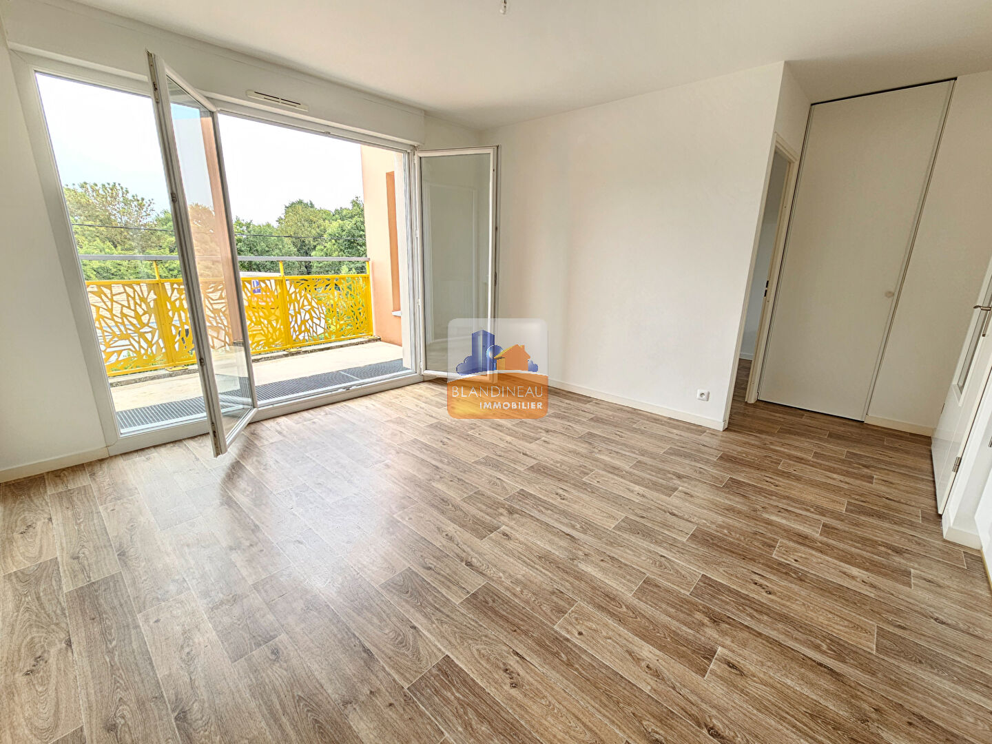 Photo BOUGUENAIS LES COUETS, TOUT PROCHE TRAM, APPARTEMENT T2  40.56 m2 - BALCON image 3/6